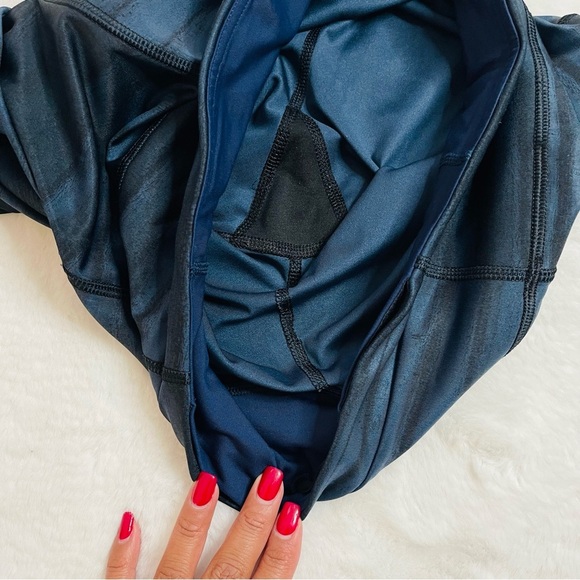 Lululemon Athletica Navy and Black Leggings - Picture 10 of 11